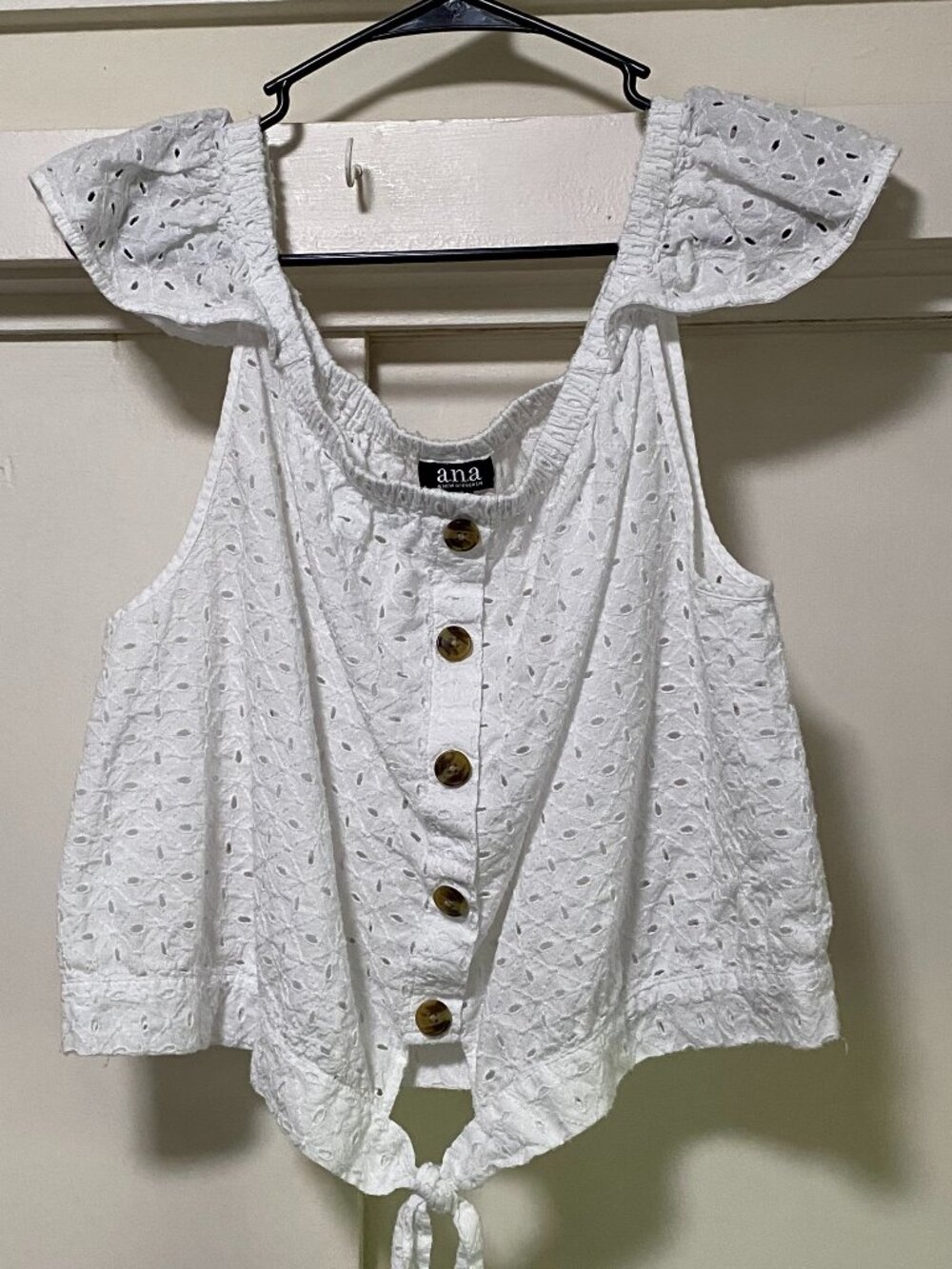 a.n.a., white eyelet halter top w/sleeves,4-button front & tie, size XL